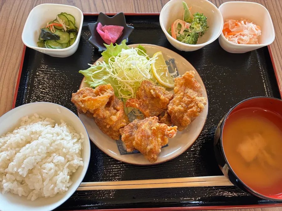 鶏の唐揚げ定食
