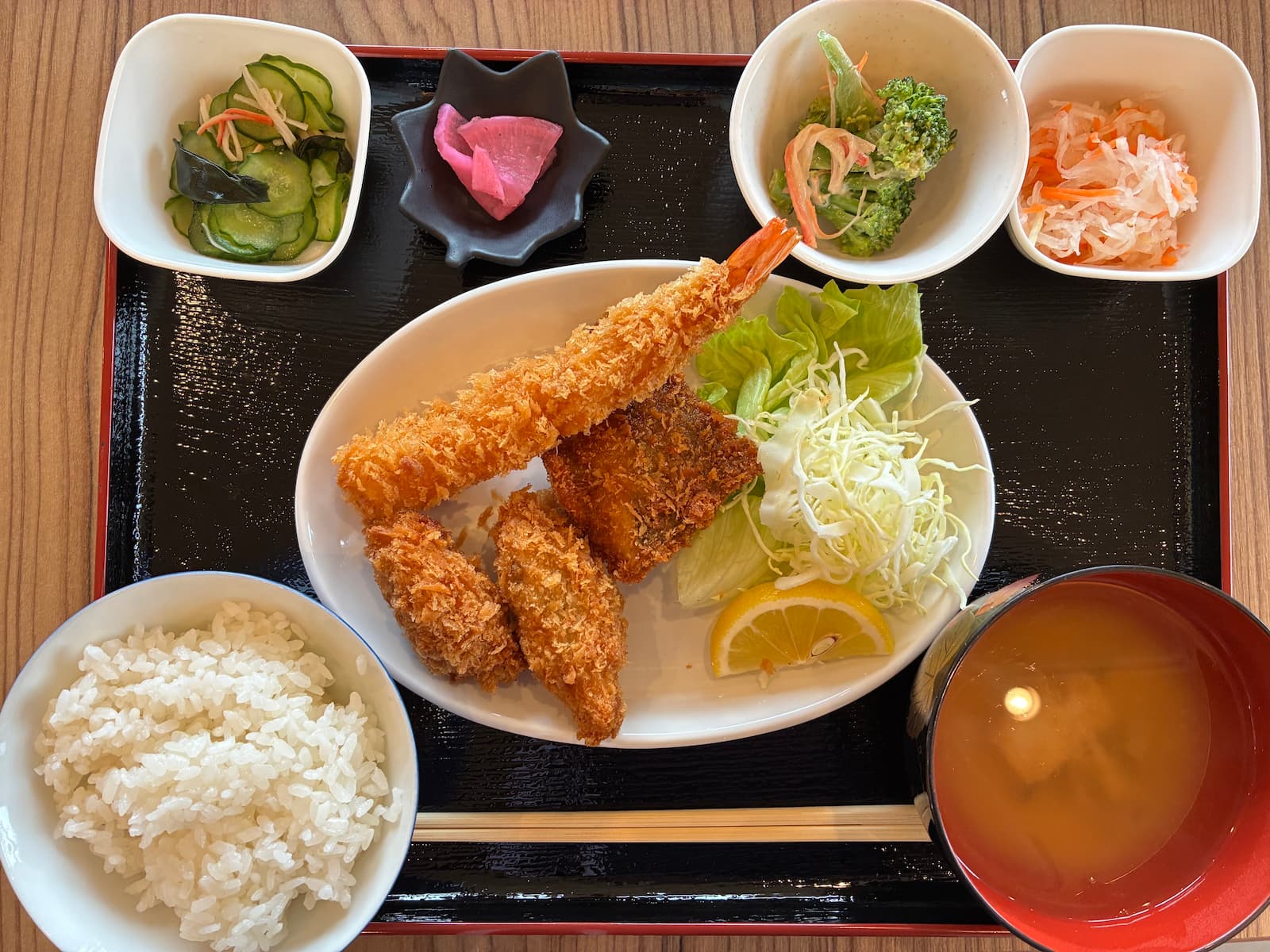 ミックスフライ定食